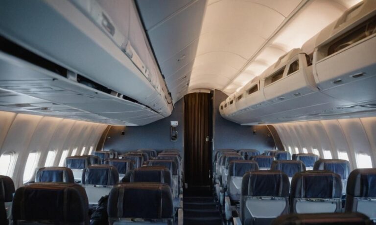 Boeing 737-700 Seat Map United